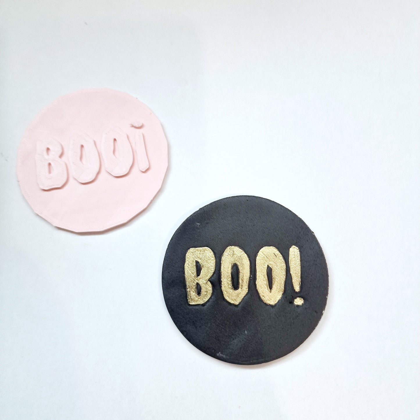 Halloween cupcake embosser - Boo!