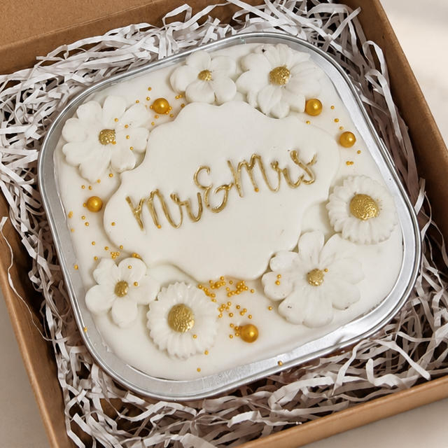 Mr & Mrs Wedding / Engagement Mini Cake
